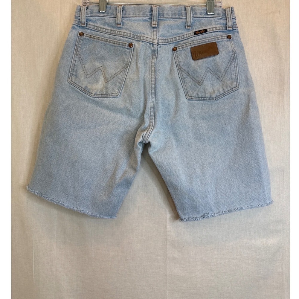 Wrangler Vintage High Waisted Denim Shorts Light Wash Cut Off Western 32 waist - Picture 4 of 8